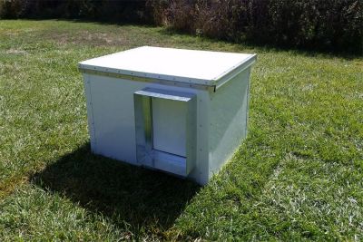 Cove Products The Cube Aluminum Insulated Dog House 26 in. Tall