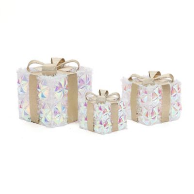 LuxenHome 3-Piece Silver Prism Gift Boxes with Gold Ribbon Outdoor Holiday Decoration with Lights