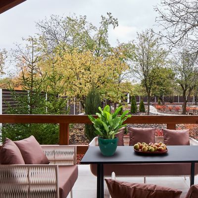 Image showing 8 th Sunnydaze Decor 14.5 in Resort Glazed Ceramic Planter - Dark Green