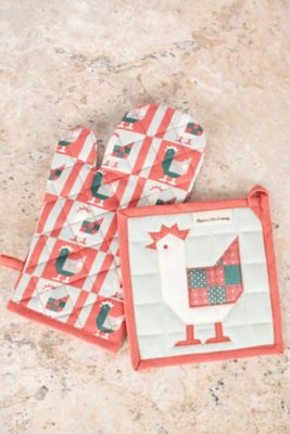 American Farm Company Patchwork Christmas Chicken Oven Mitt & Pot Holder Set