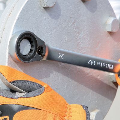 Image showing  142 Series Set of 8 12-Point Reversible Ratcheting Combination Wrenches, SAE, 5/16 in.-3/4 in.