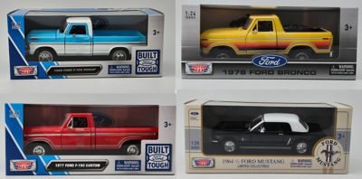 MotorMax 1:24 Licensed Ford Truck Model
