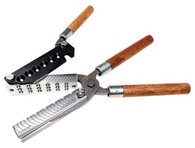 Lee Precision 18-Cavity Mold, 00 Buckshot, 12 Gauge, Steel w/Wood Handle, 18 Linked Pellets Capacity