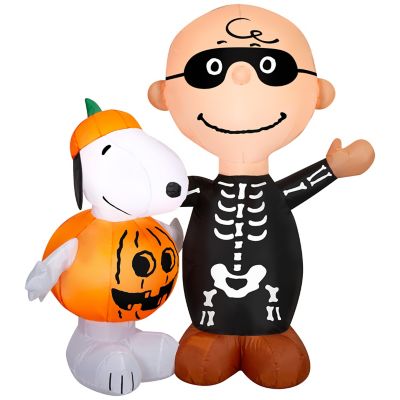 Gemmy Peanuts Snoopy and Charlie Brown Halloween Inflatable Scene, 4 ft. Lighted Airblown Yard Decor