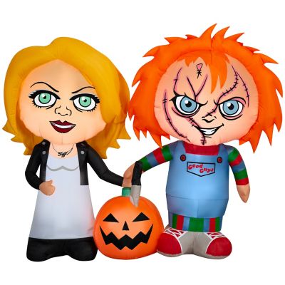 Gemmy Universal Chucky and Tiffany Halloween Inflatable with Jack o Lantern, 5 ft. Lighted Airblown Yard Decor