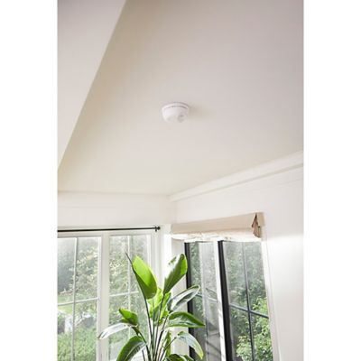 Image showing  Interconnect Hardwire 2-in-1 Smoke and CO Alarm with Battery Backup