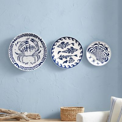 American Art Decor Coastal Wall Plate, Set of 3, Blue & White Ceramic Wall Decor, Nautical Crab Fish & Shell Designs