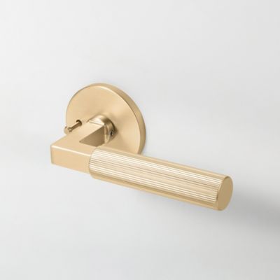 McBowery Mila Champagne Gold Modern Linear Bed/Bath Interior Door Handle with Round Rosette and Concealed Screws (Privacy)